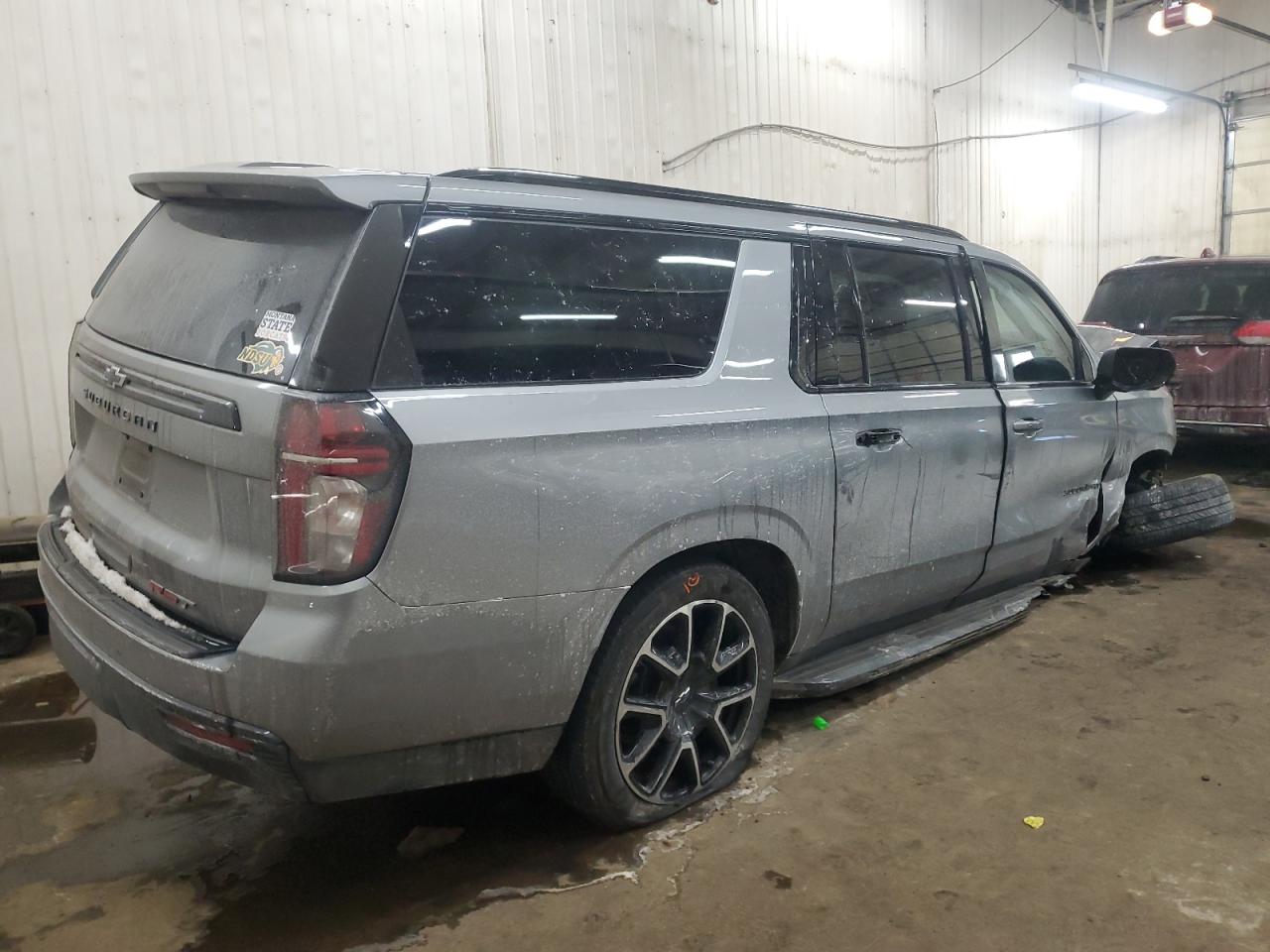 2023 Chevrolet Suburban - Image 3