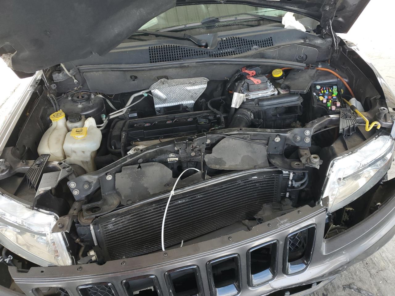2015 Jeep Compass - Image 12