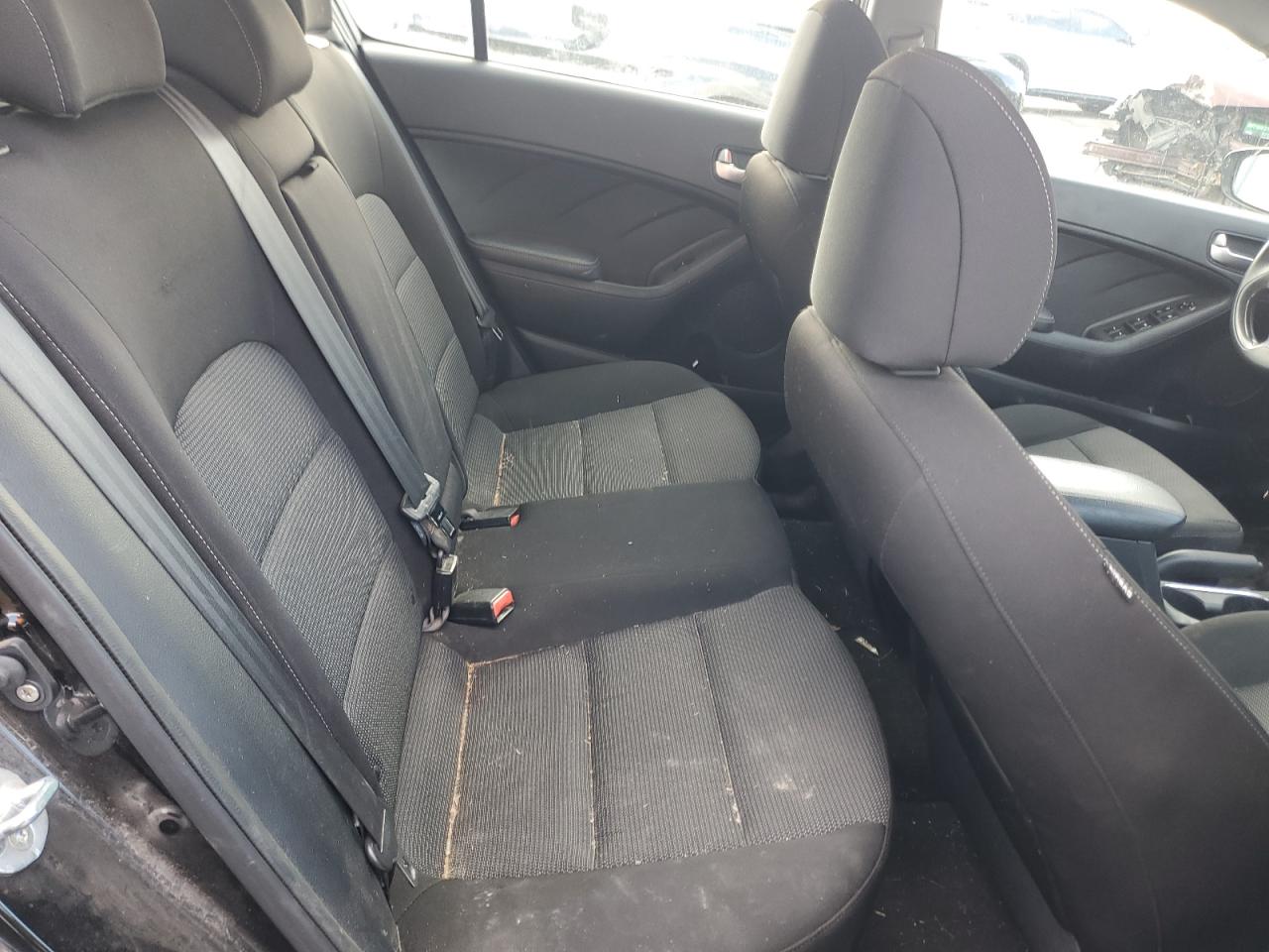 2017 Kia Forte - Image 10