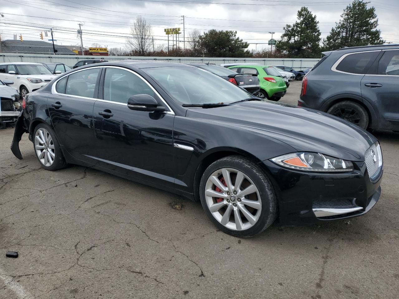 2013 Jaguar XF - Image 4
