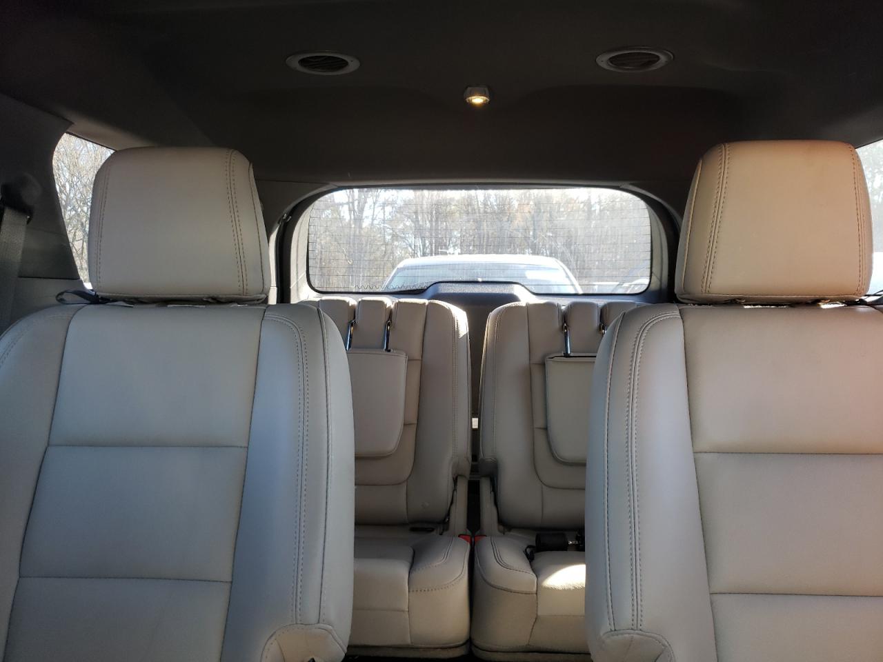 2015 Ford Explorer - Image 10