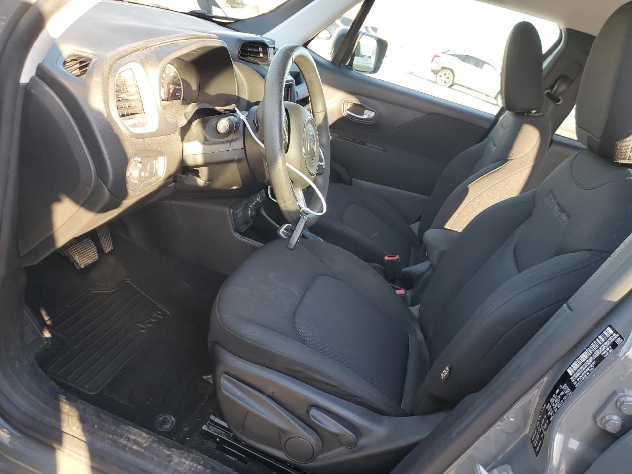 2021 Jeep Renegade - Image 7