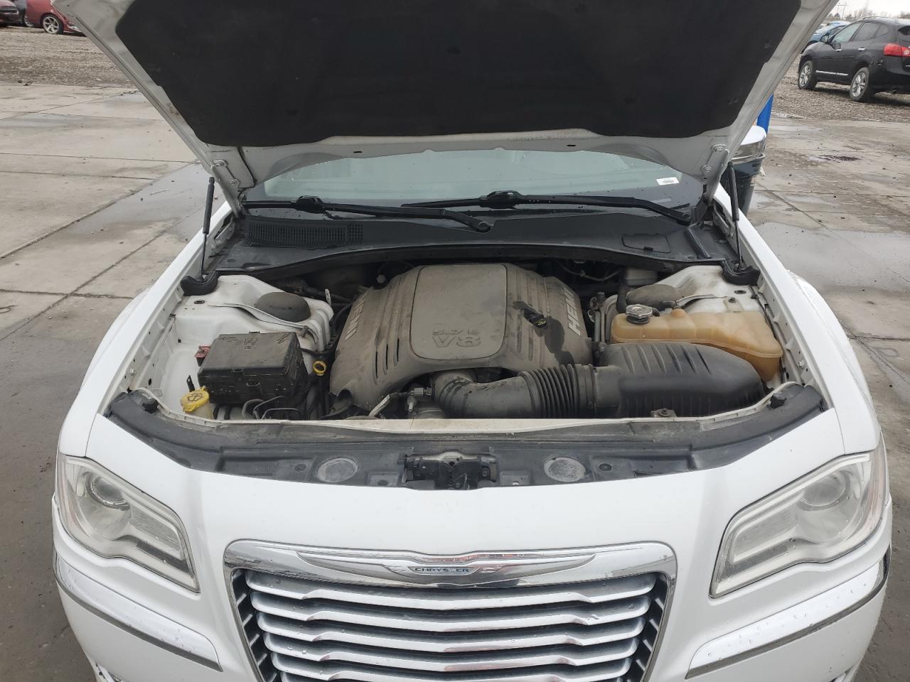 2013 Chrysler 300 - Image 11