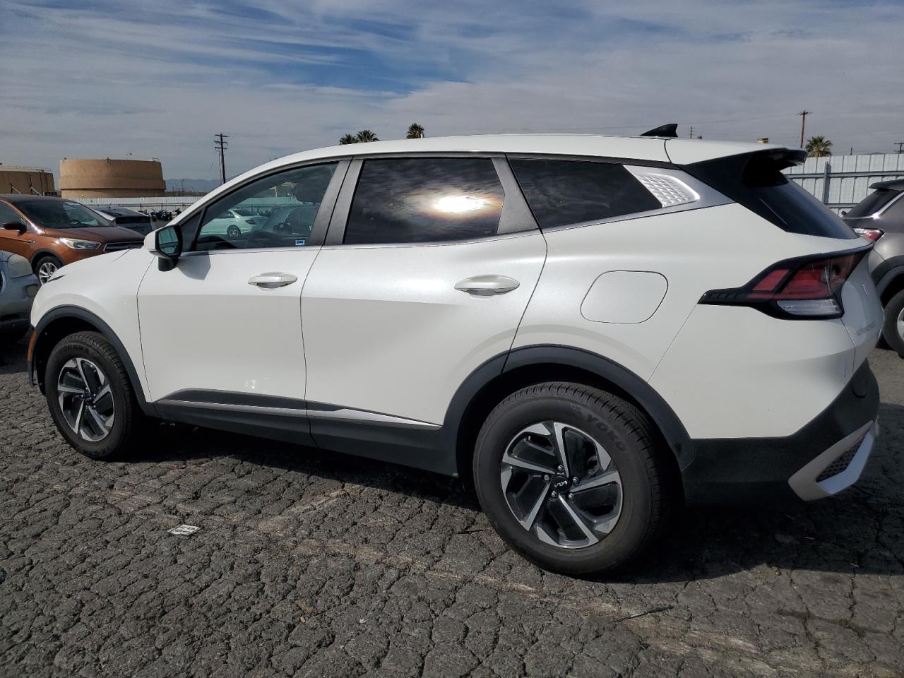2023 Kia Sportage - Image 2