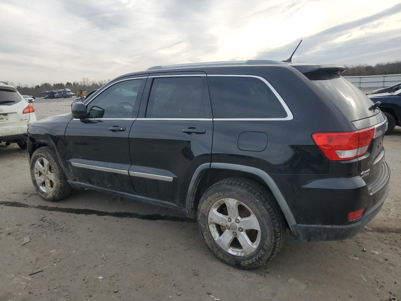 2011 Jeep Grand Cherokee - Image 2