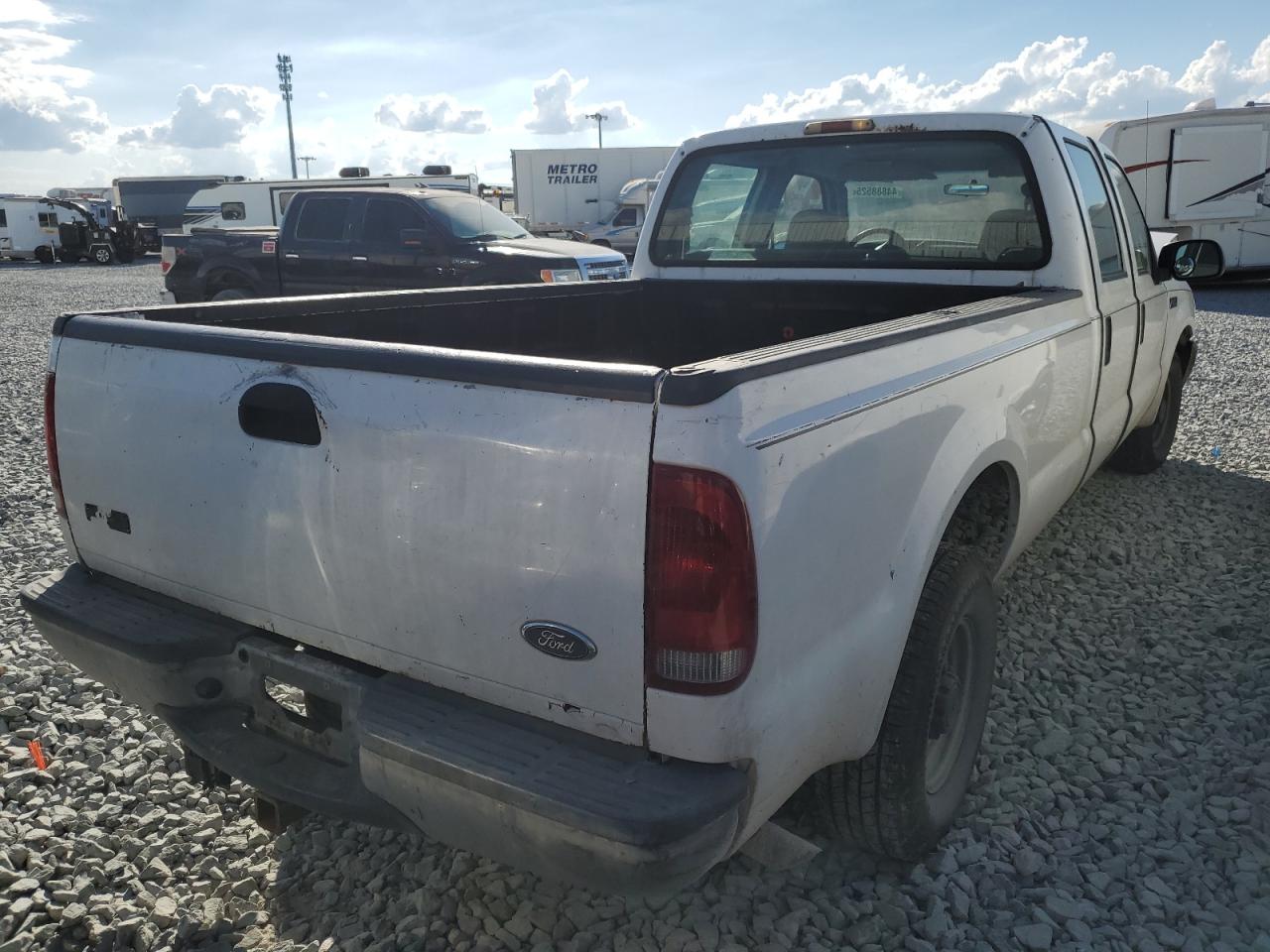 2004 Ford F350 - Image 4