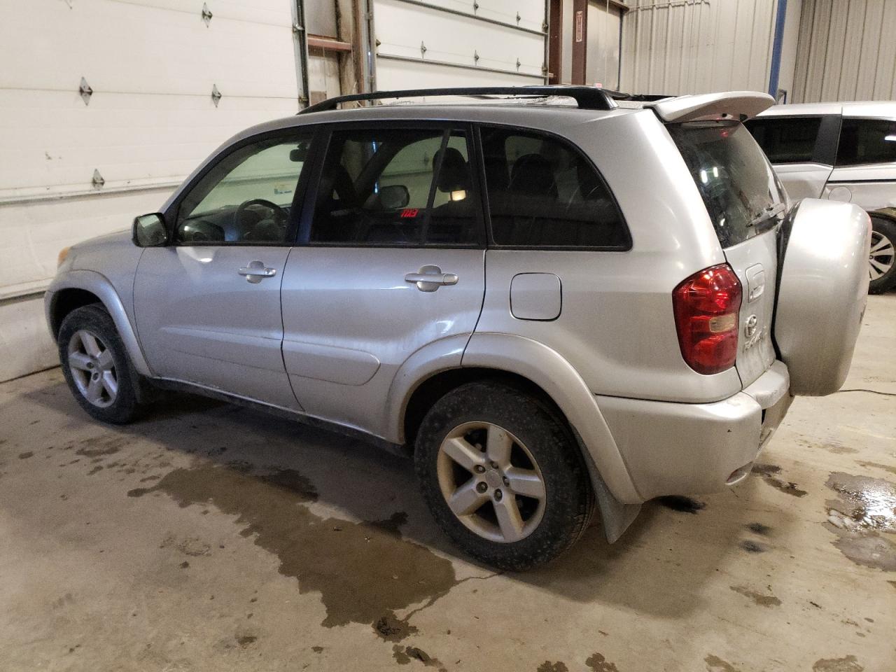 2005 Toyota RAV 4 - Image 2