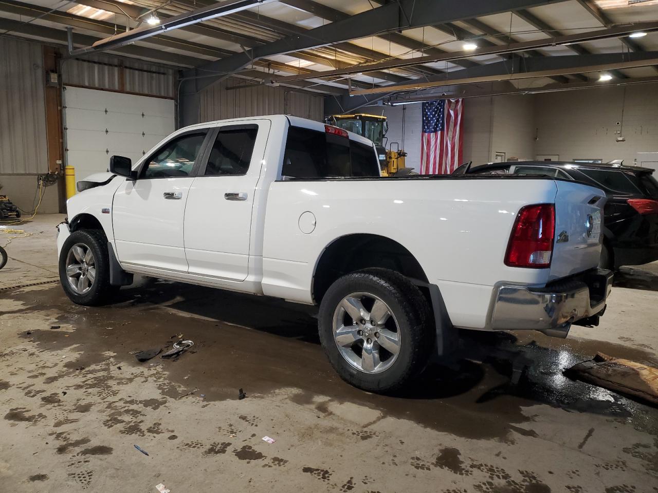 2016 RAM 1500 - Image 2