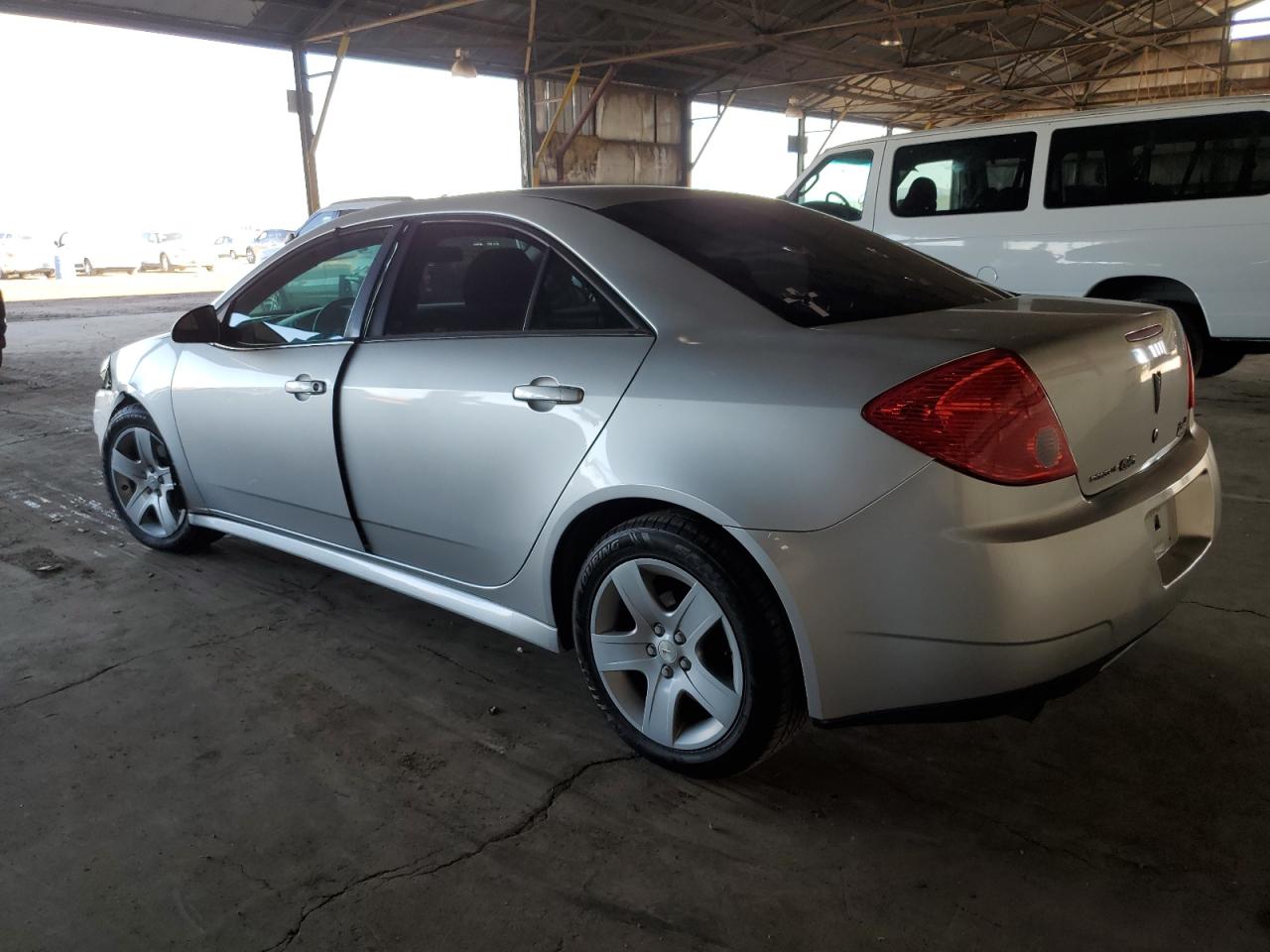 2010 Pontiac G6 - Image 2