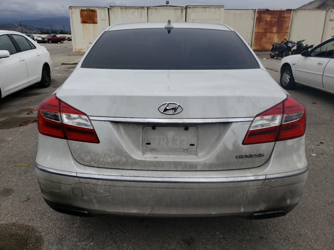2013 Hyundai Genesis - Image 6