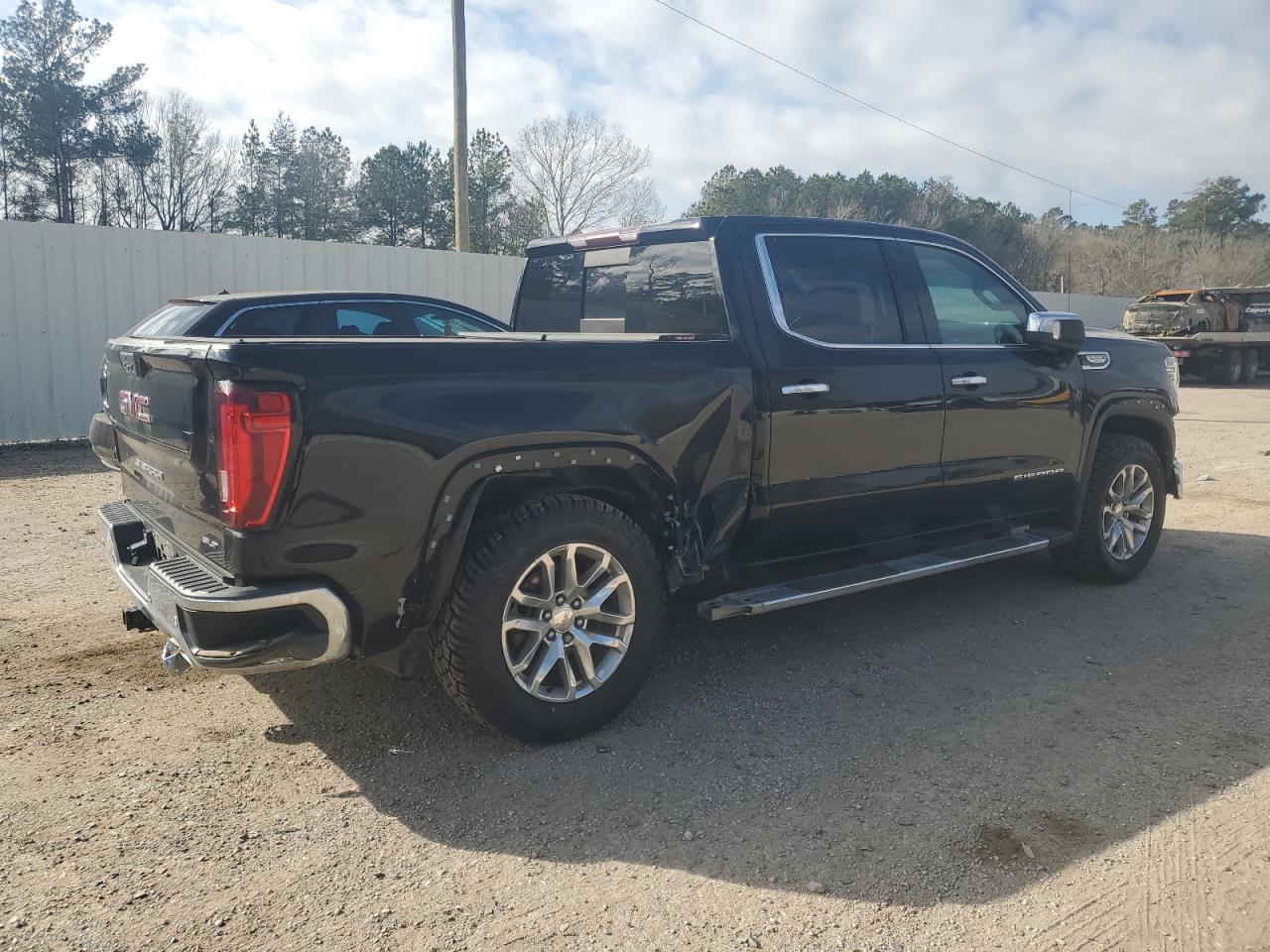 2021 GMC Sierra - Image 3