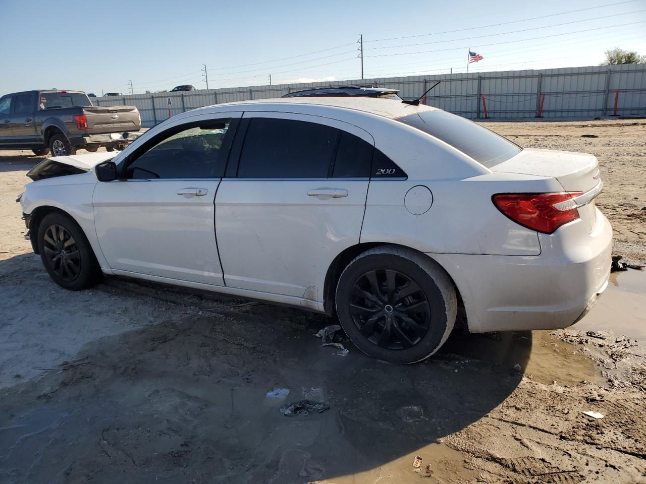 2012 Chrysler 200 - Image 2
