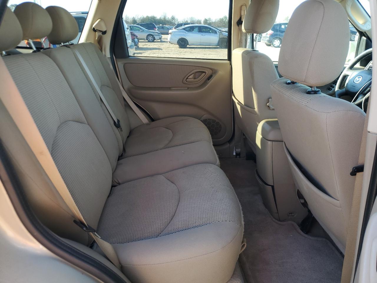 2005 Mazda Tribute - Image 11