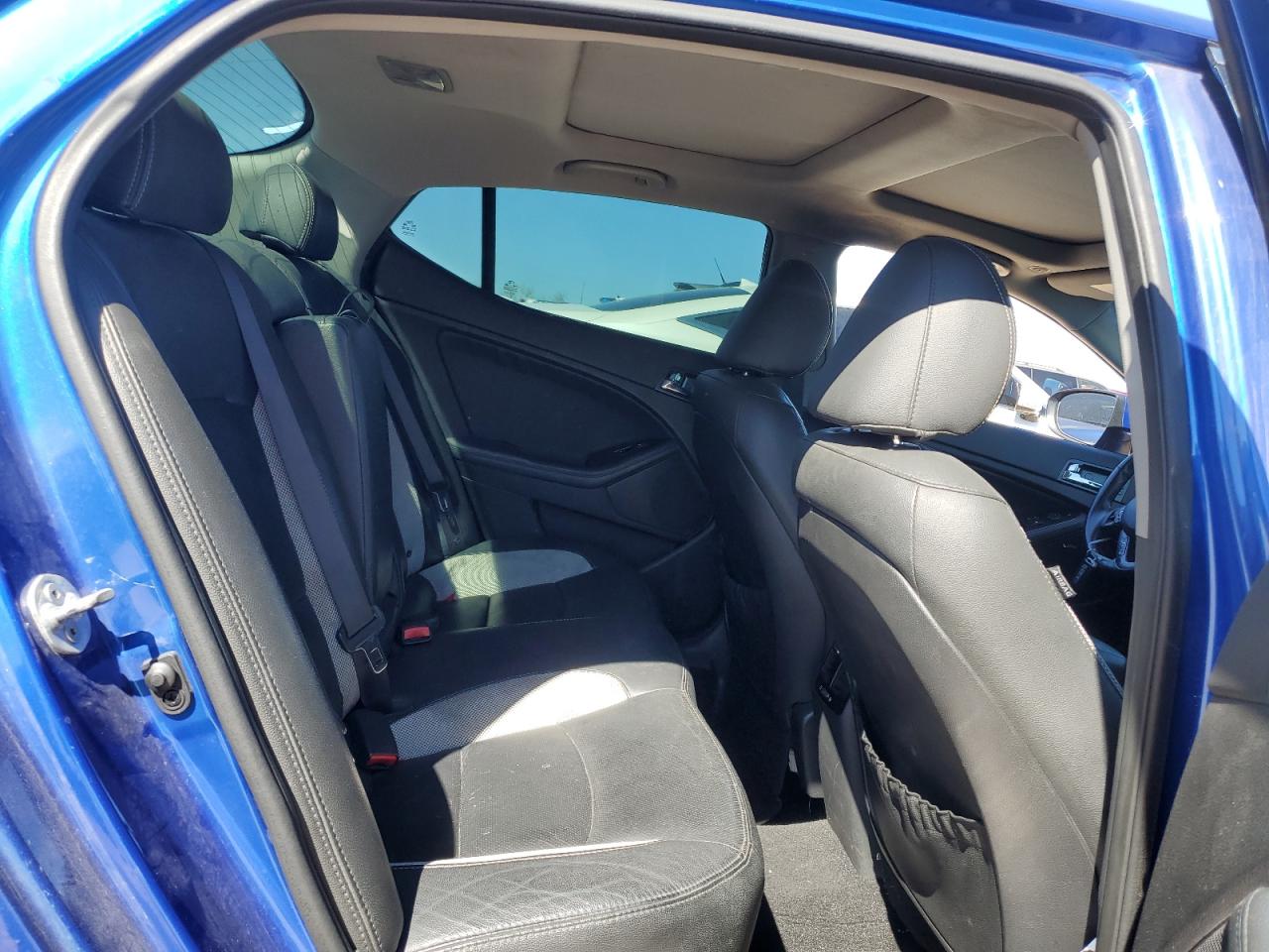 2012 Kia Optima - Image 10