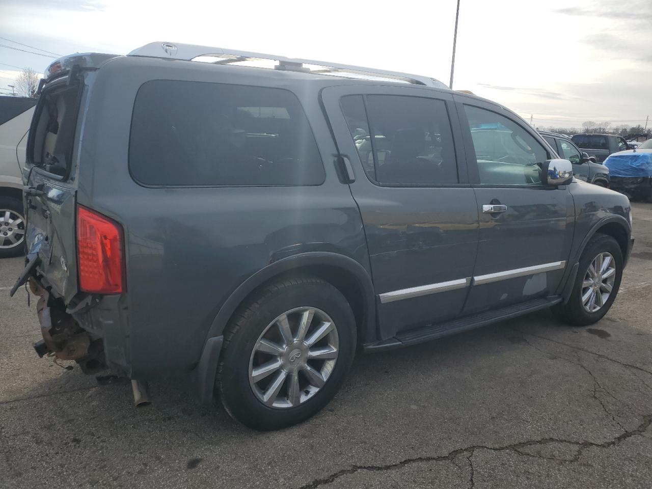 2010 Infiniti QX56 - Image 3