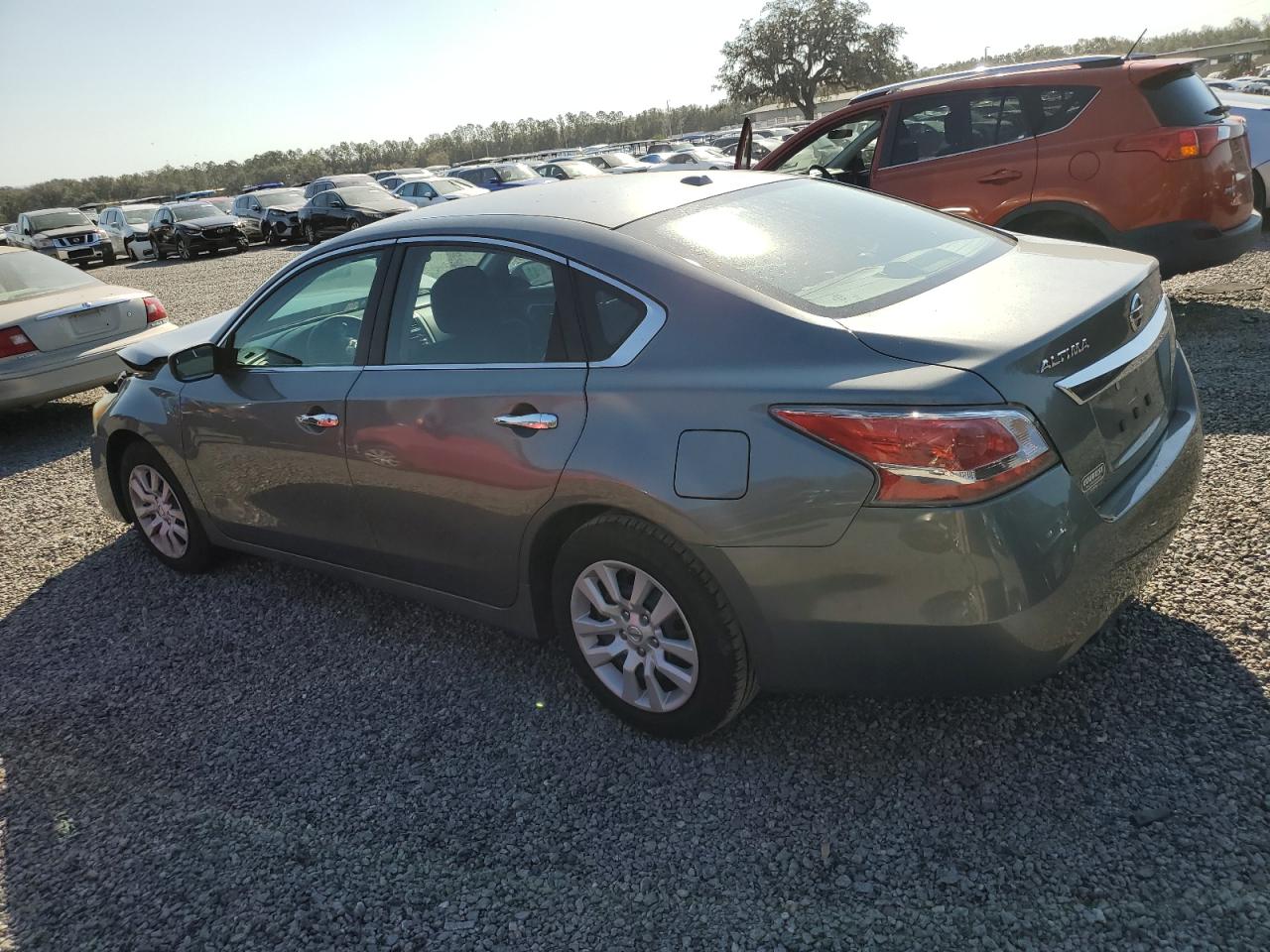 2015 Nissan Altima - Image 2