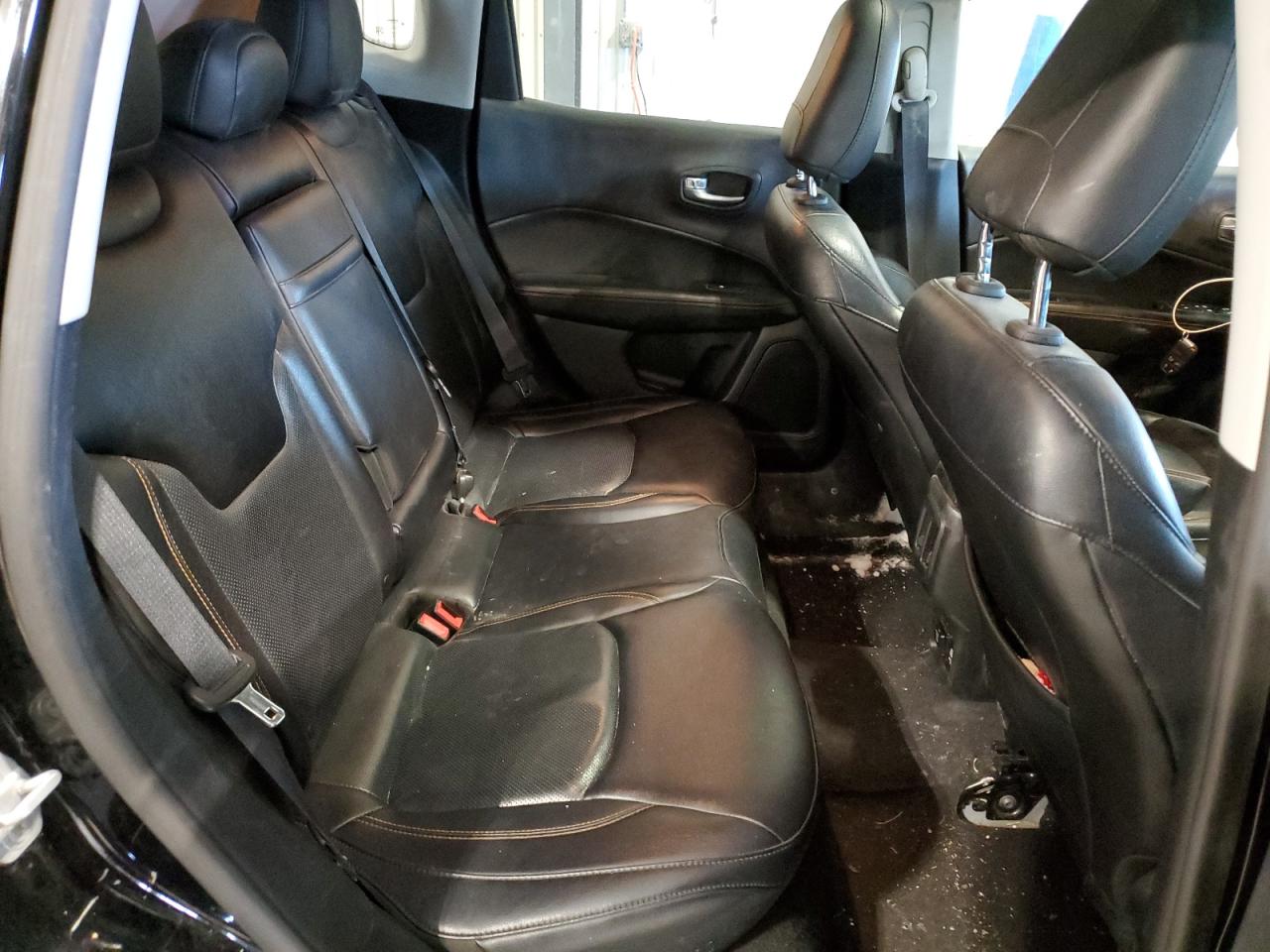 2017 Jeep Compass - Image 11