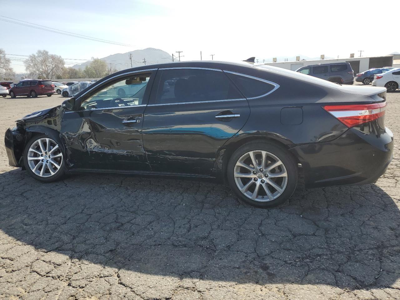 2013 Toyota Avalon - Image 2