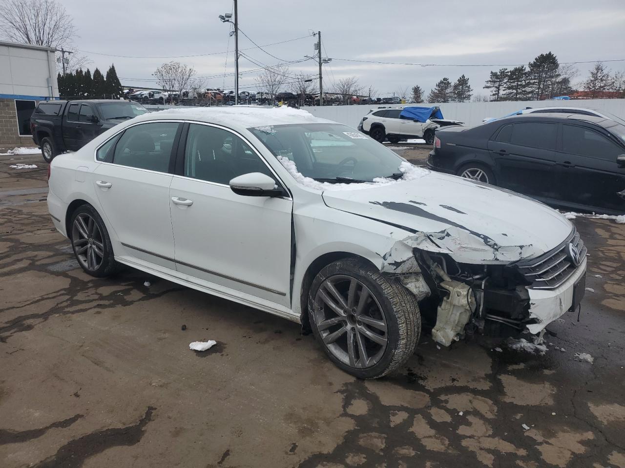 2016 Volkswagen Passat - Image 4