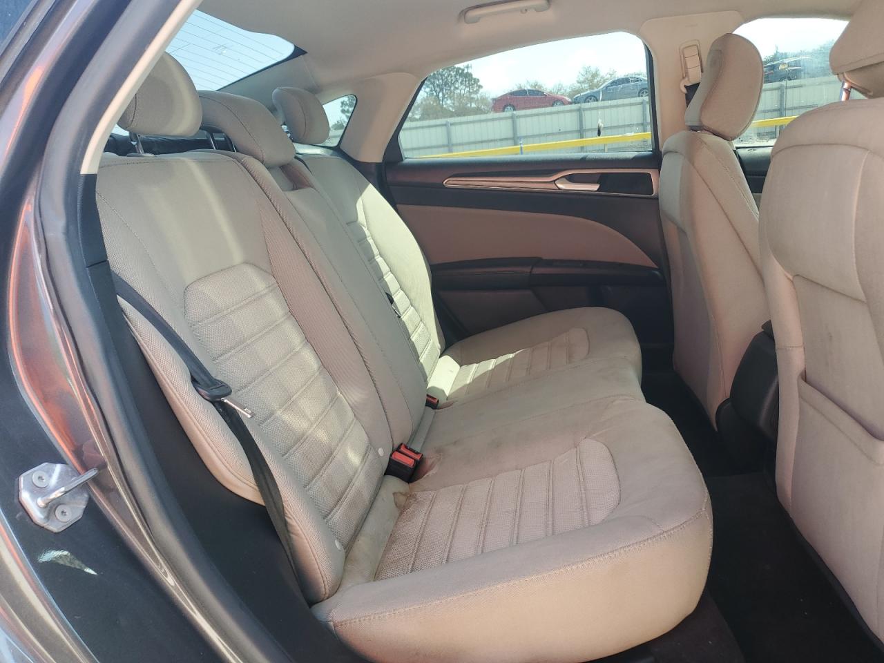 2020 Ford Fusion - Image 10