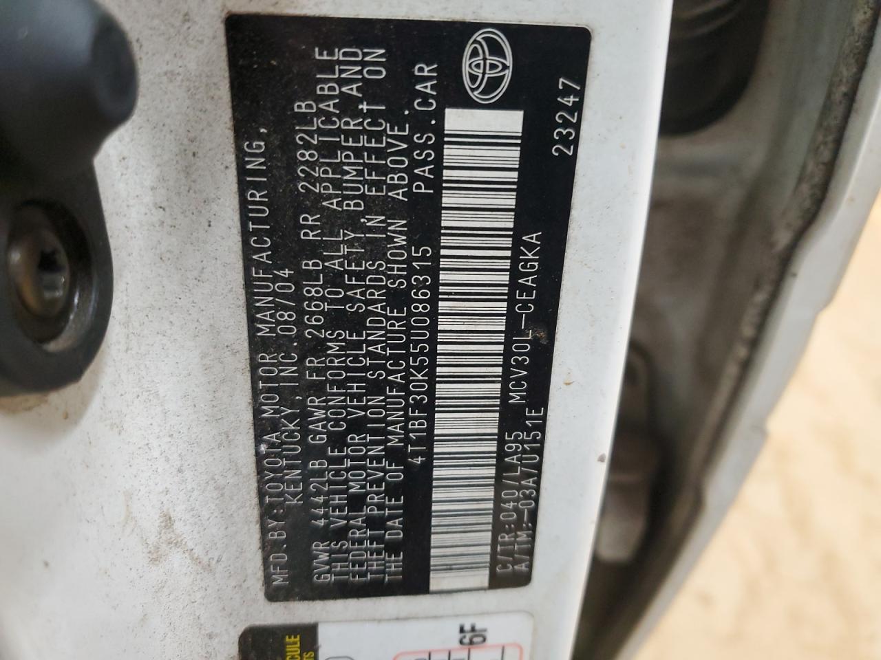 2005 Toyota Camry - Image 13