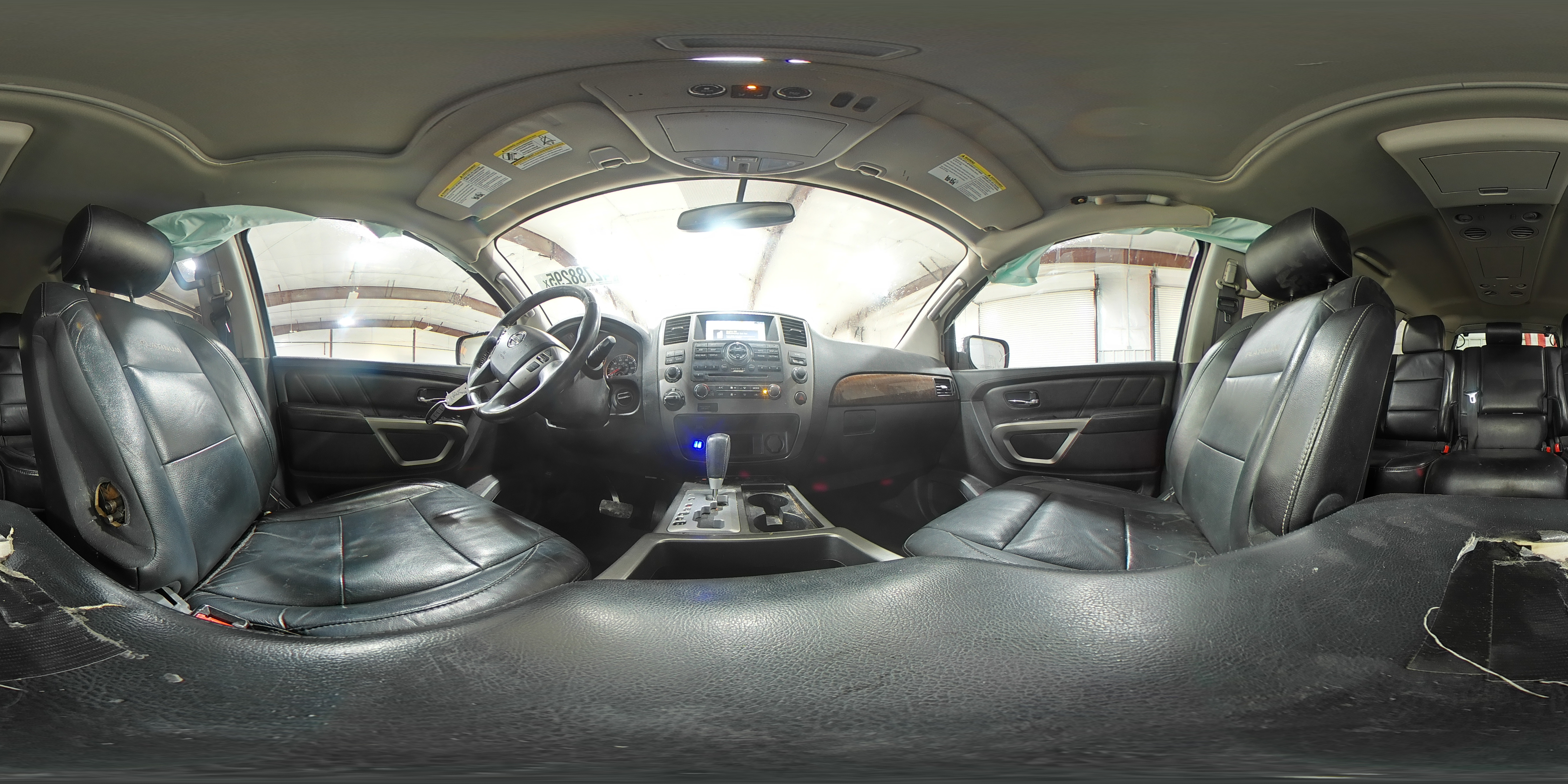 2015 Nissan Armada - Image 15