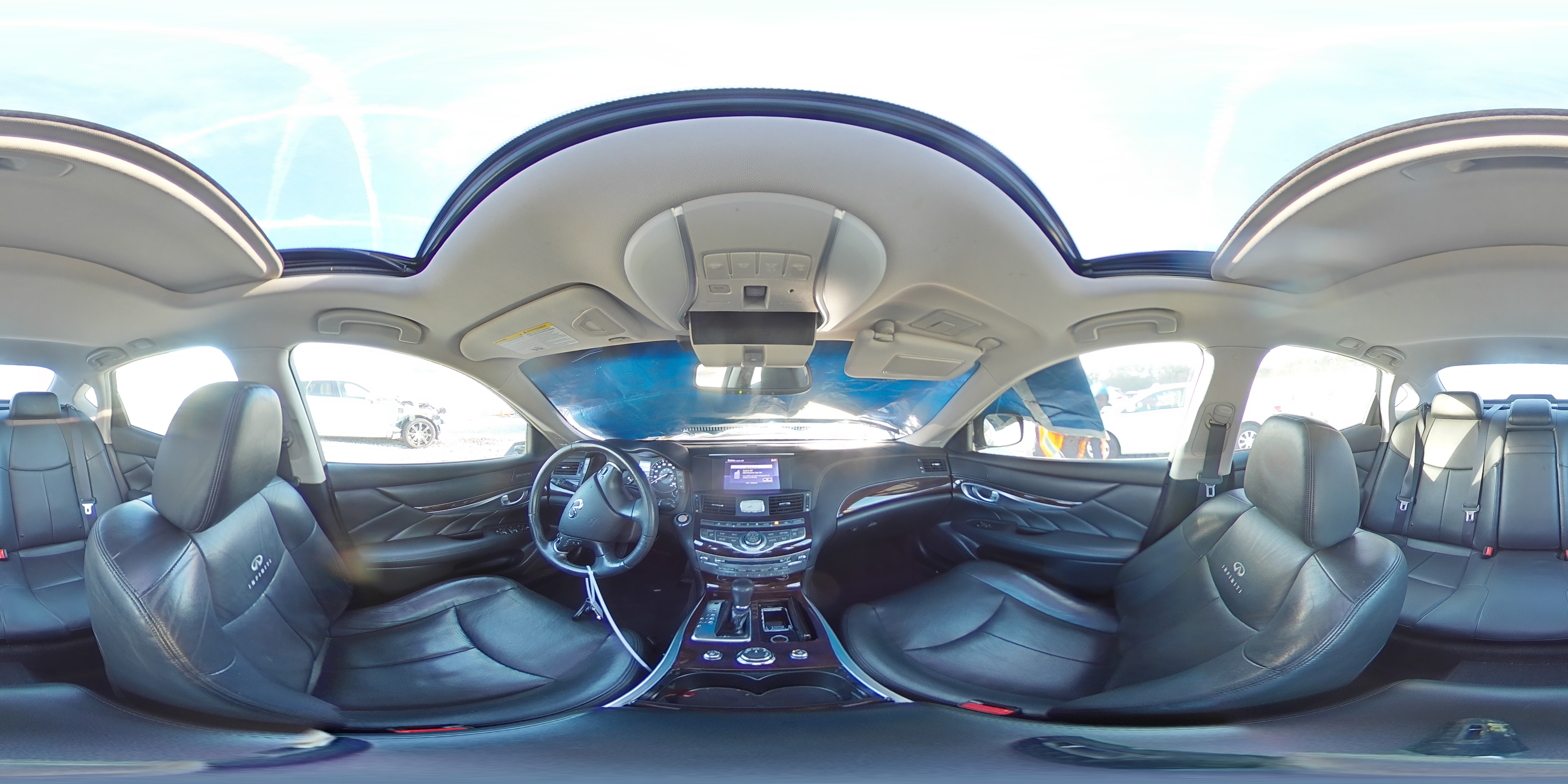 2013 Infiniti M - Image 14
