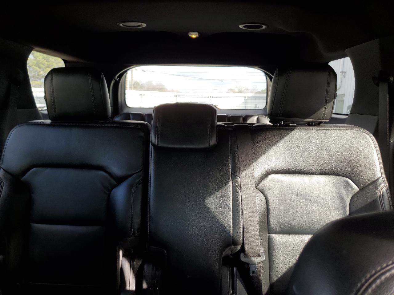 2017 Ford Explorer - Image 10