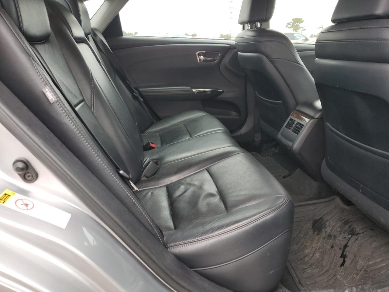 2015 Toyota Avalon - Image 10