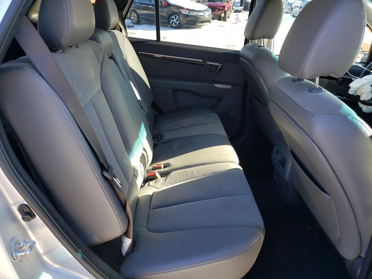 2011 Hyundai Santa Fe - Image 10