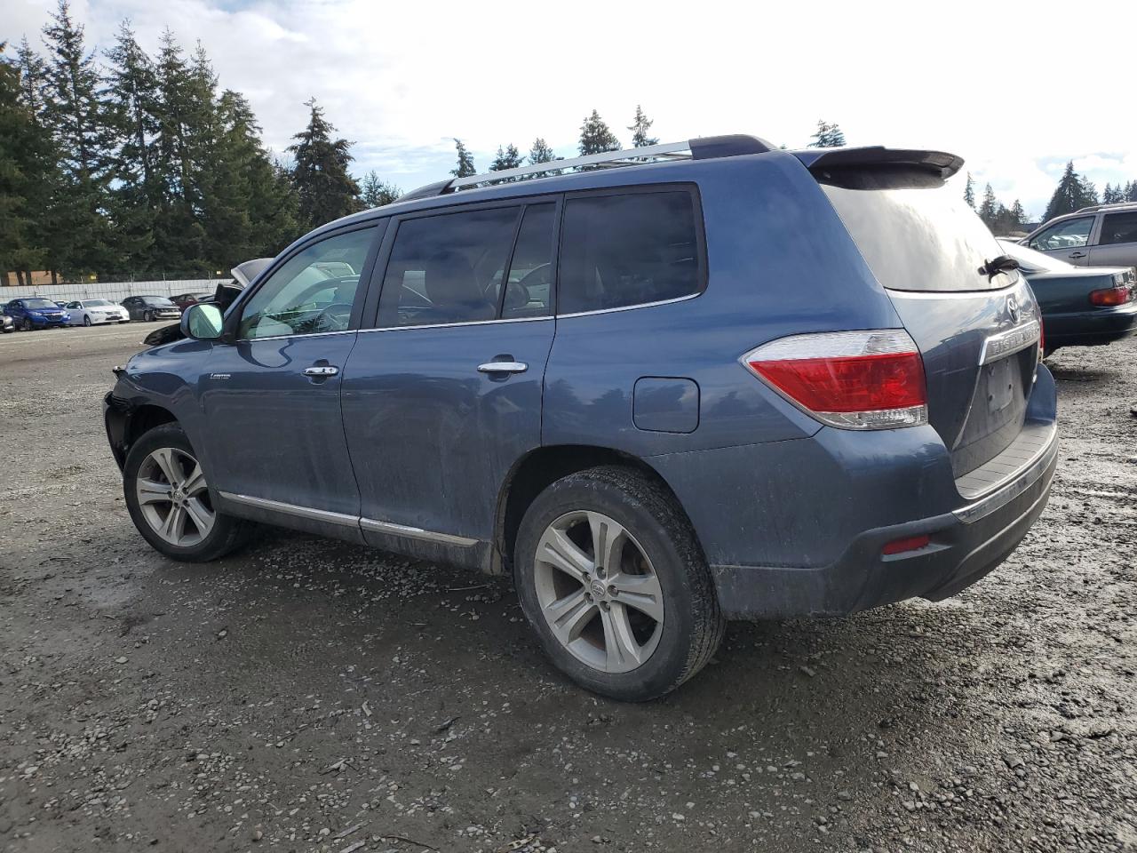2011 Toyota Highlander - Image 2