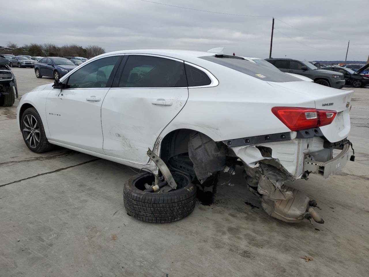 2018 Chevrolet Malibu - Image 2
