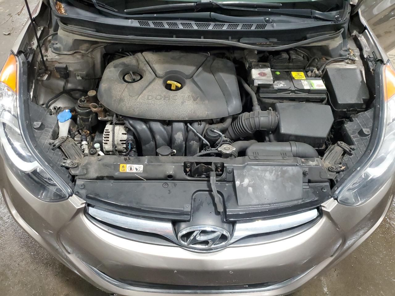 2013 Hyundai Elantra - Image 12