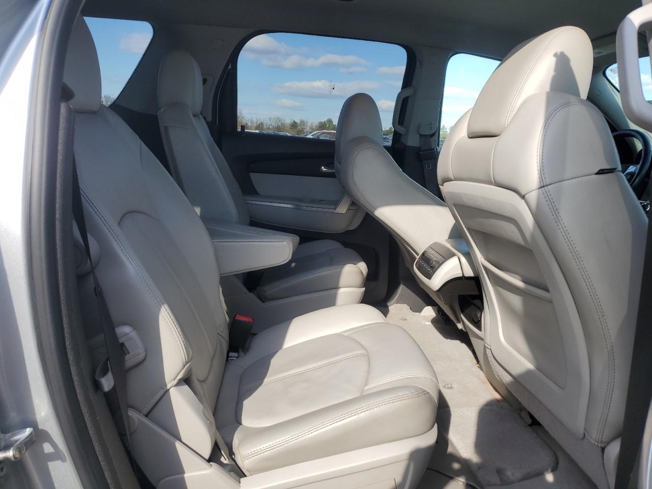 2012 GMC Acadia - Image 11