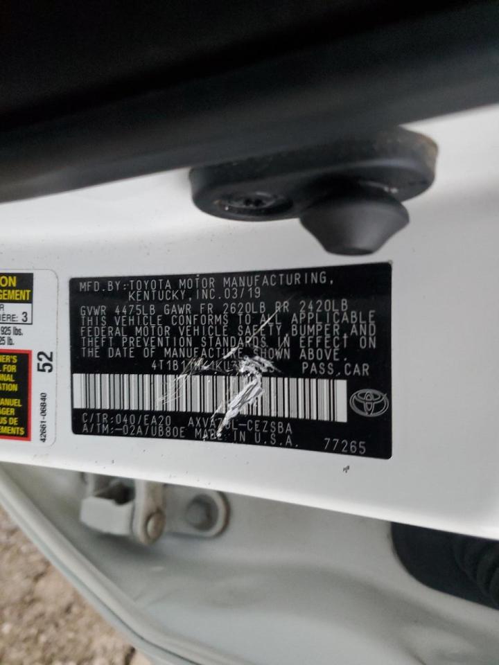 2019 Toyota Camry - Image 13