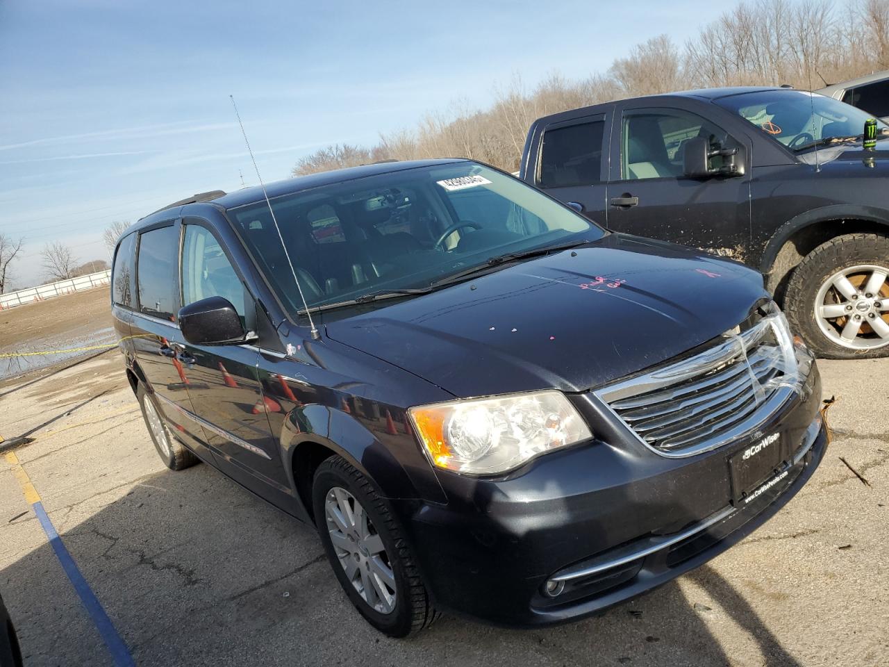 2014 Chrysler Town & Country - Image 4