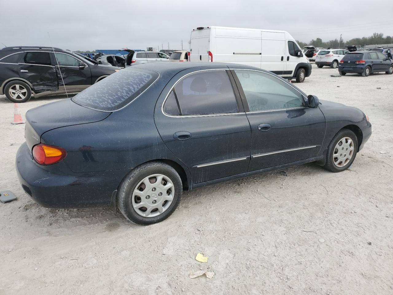 2000 Hyundai Elantra - Image 3