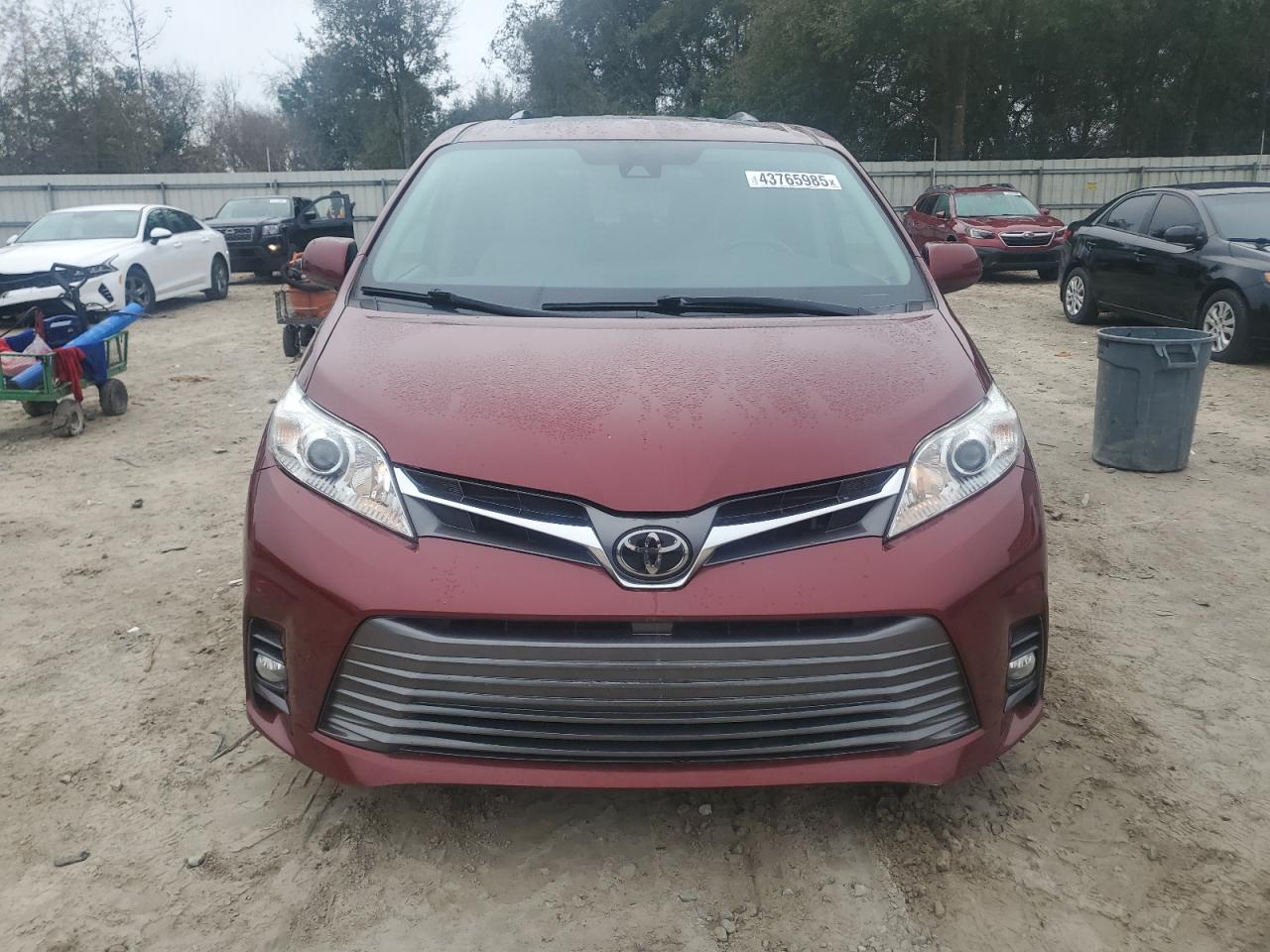2019 Toyota Sienna - Image 5