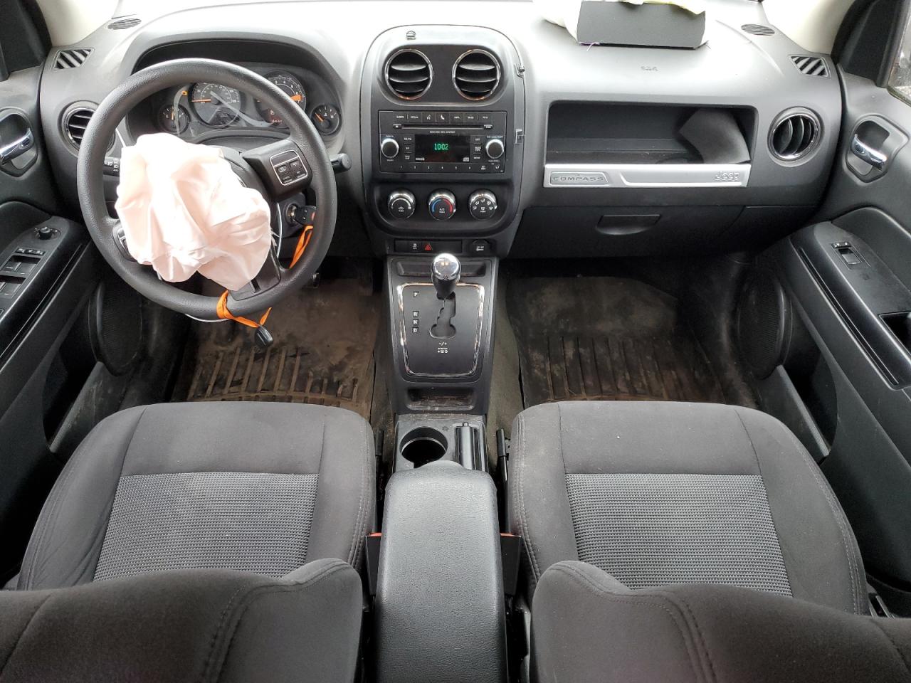 2016 Jeep Compass - Image 8