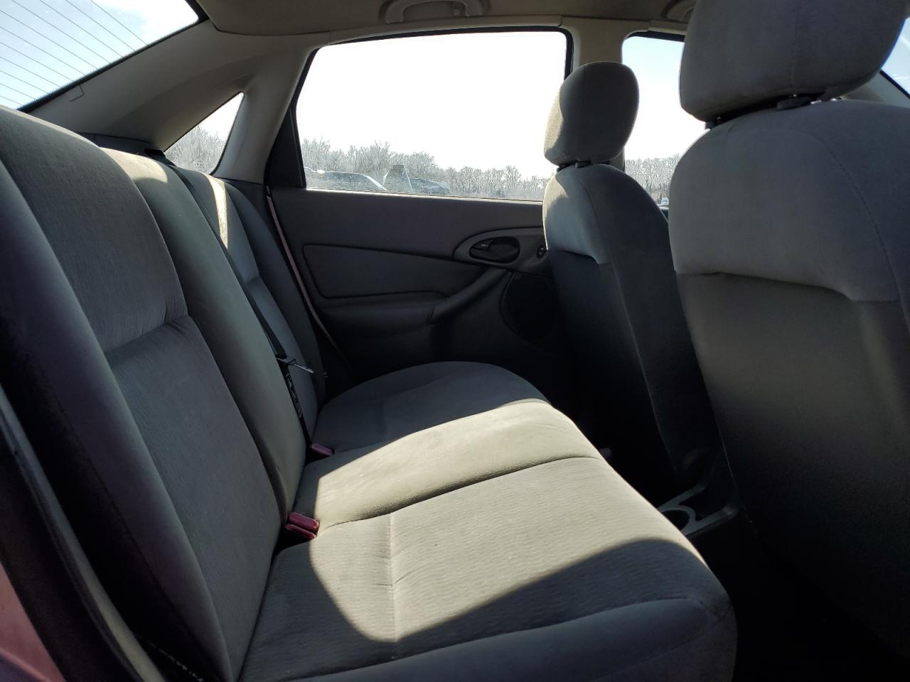 2000 Ford Focus - Image 11