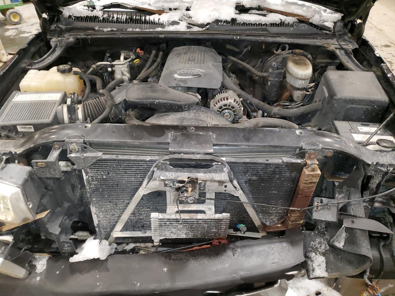 2004 Chevrolet Silverado - Image 11