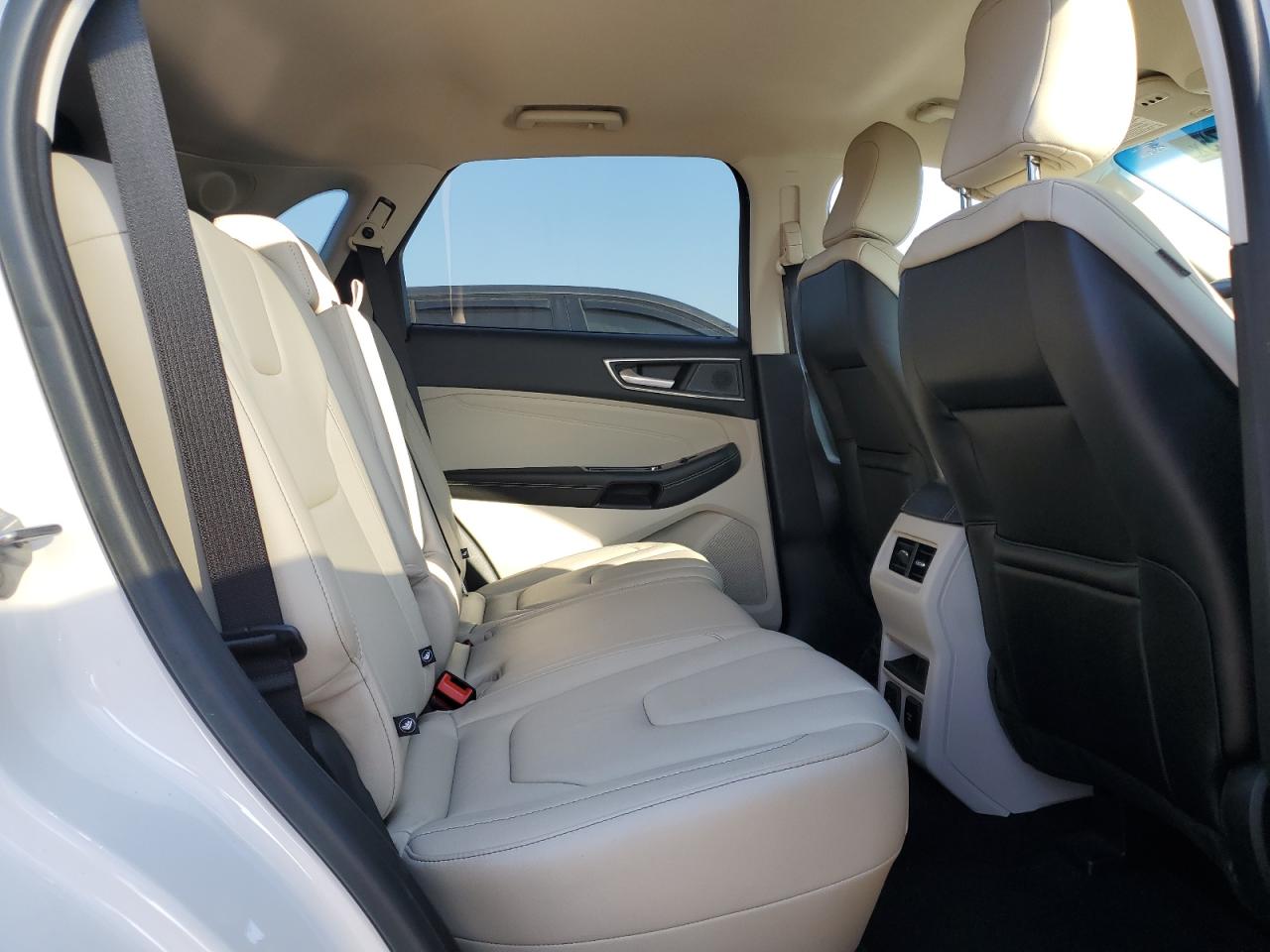 2020 Ford Edge - Image 11