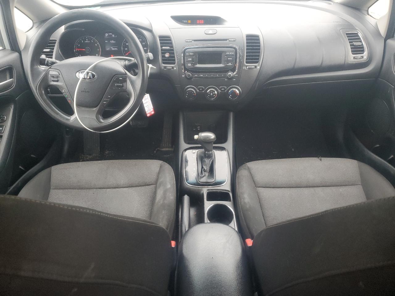 2017 Kia Forte - Image 8