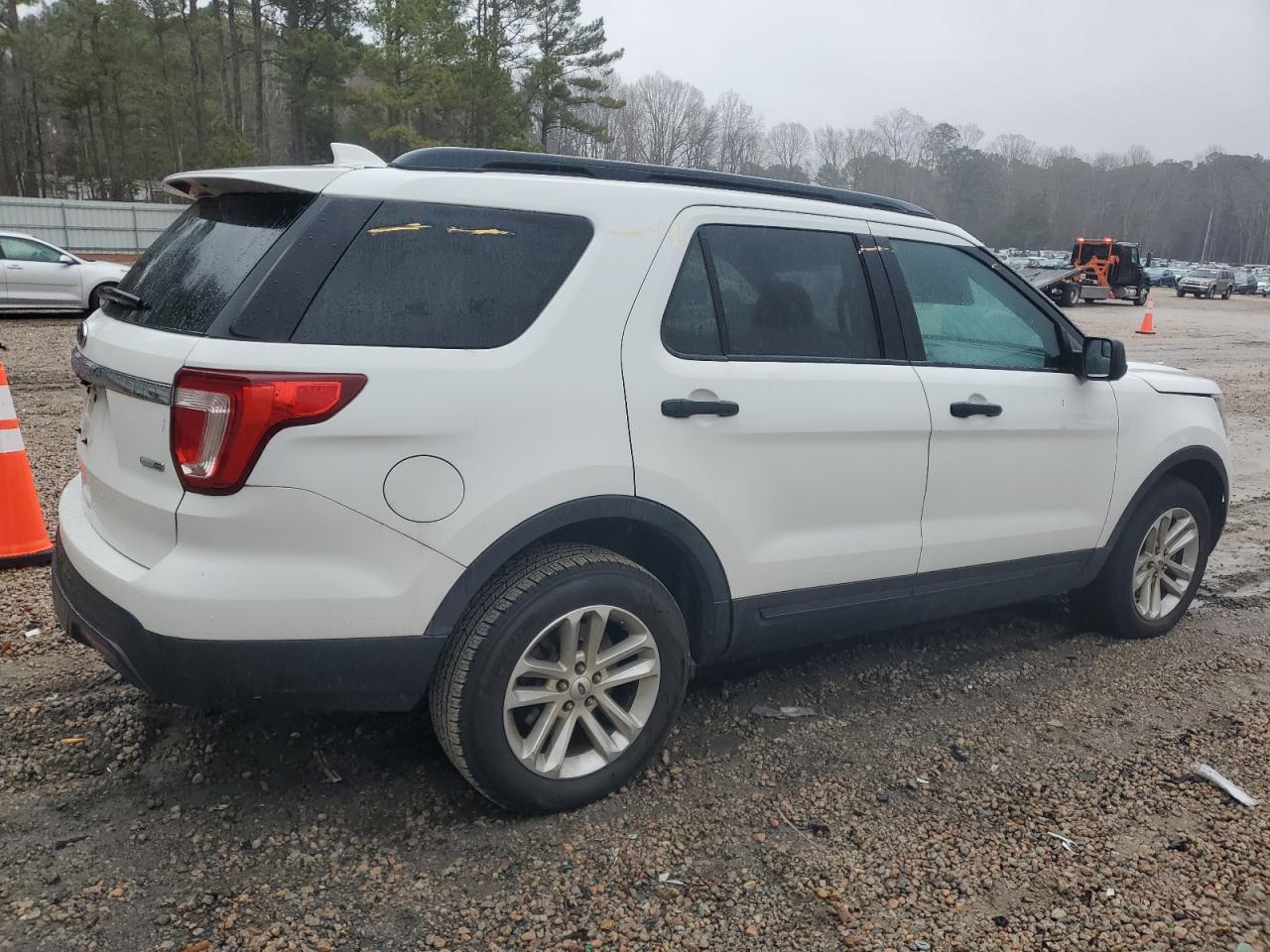 2016 Ford Explorer - Image 3
