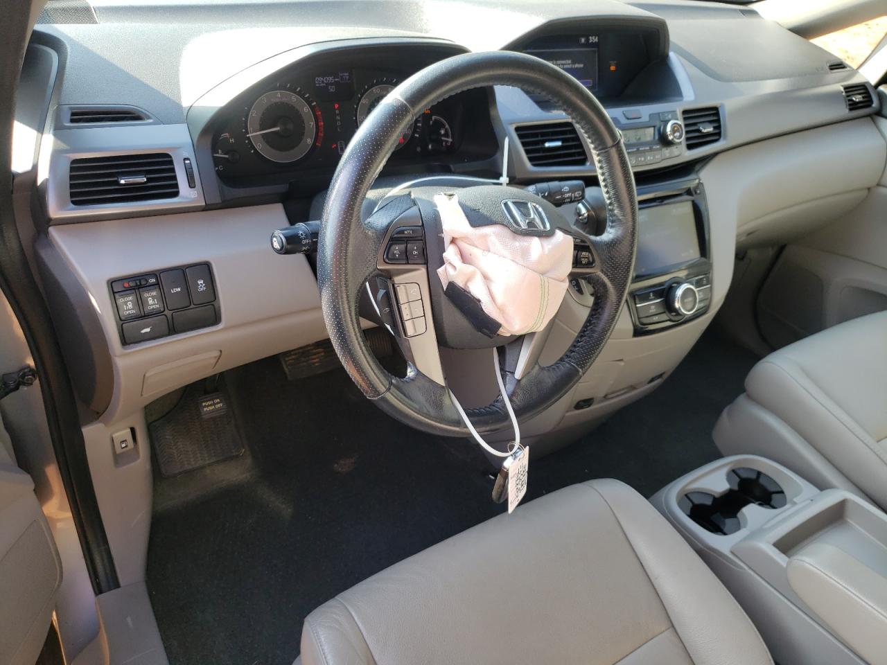 2016 Honda Odyssey - Image 8