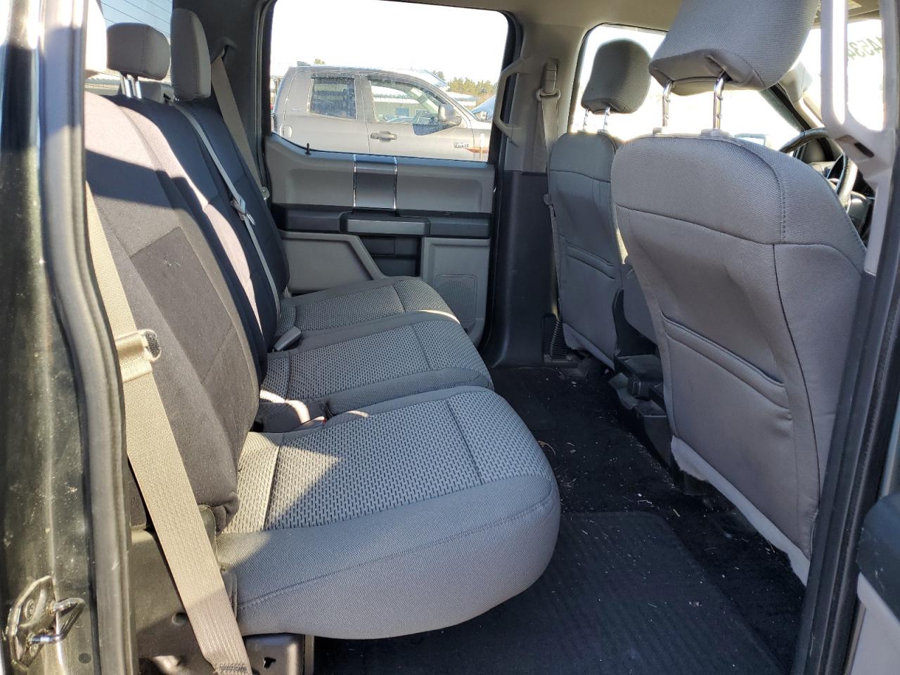 2015 Ford F-150 - Image 10