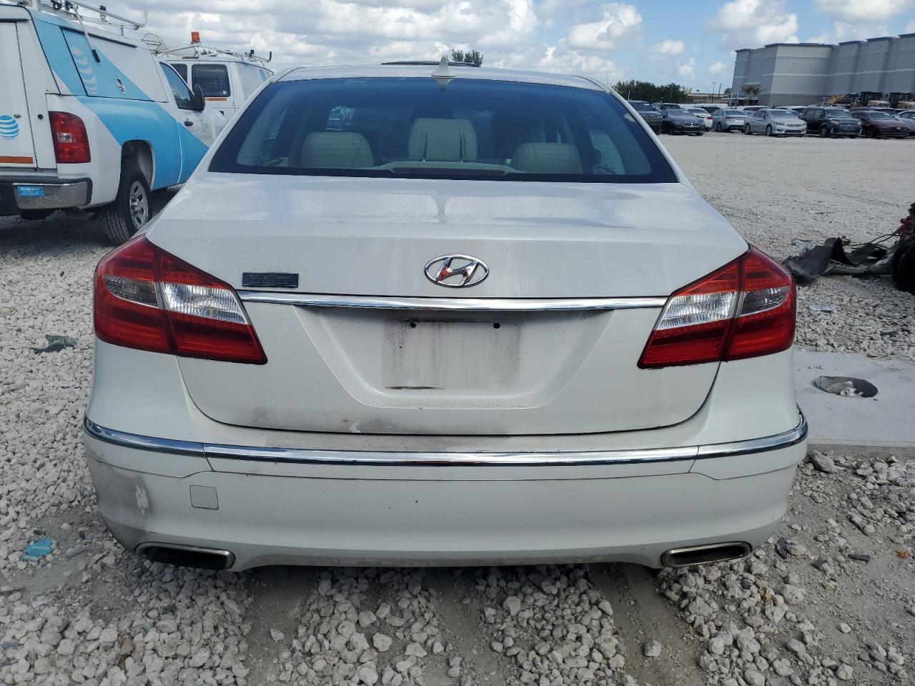2013 Hyundai Genesis - Image 6
