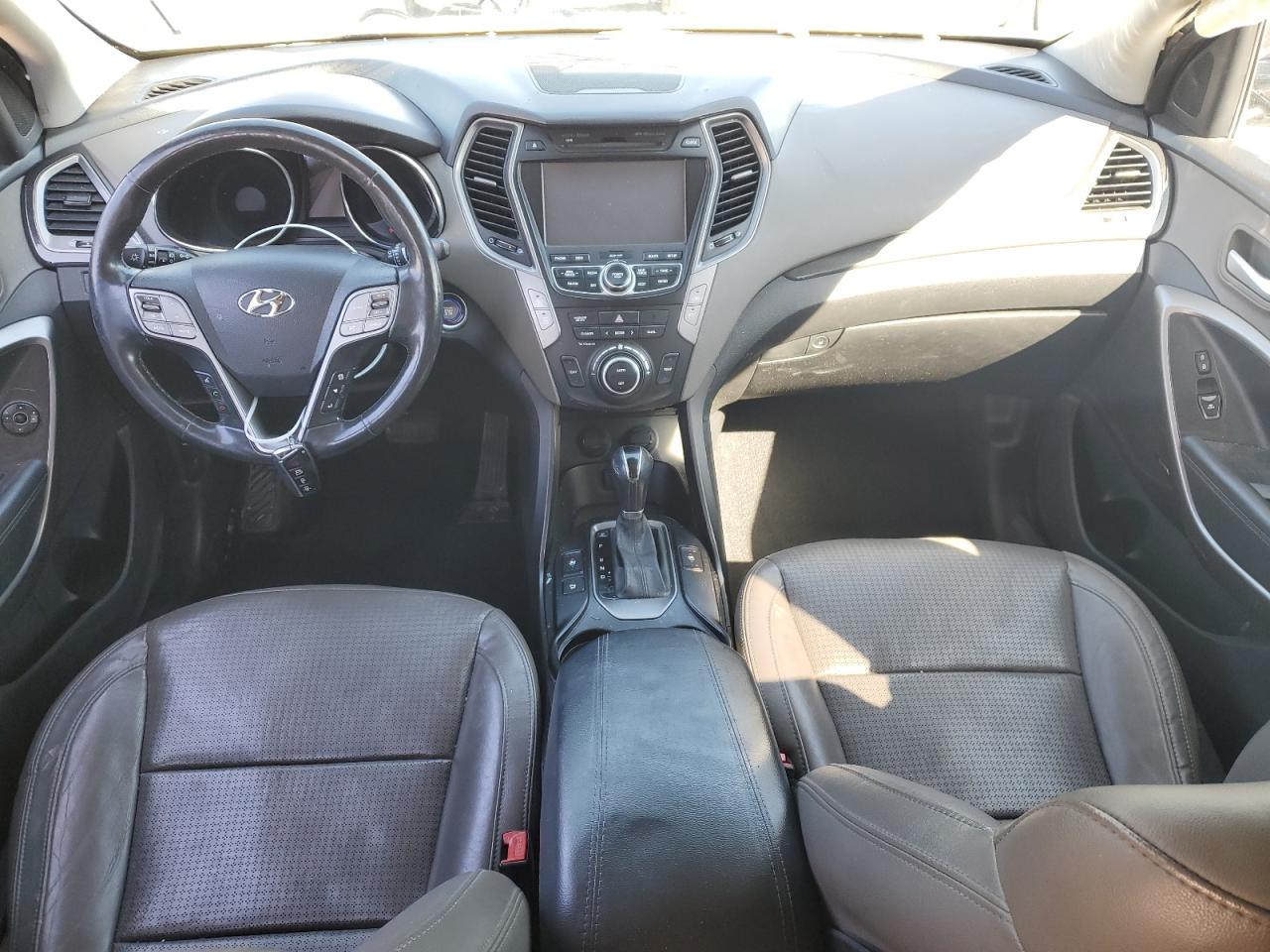 2015 Hyundai Santa Fe - Image 8