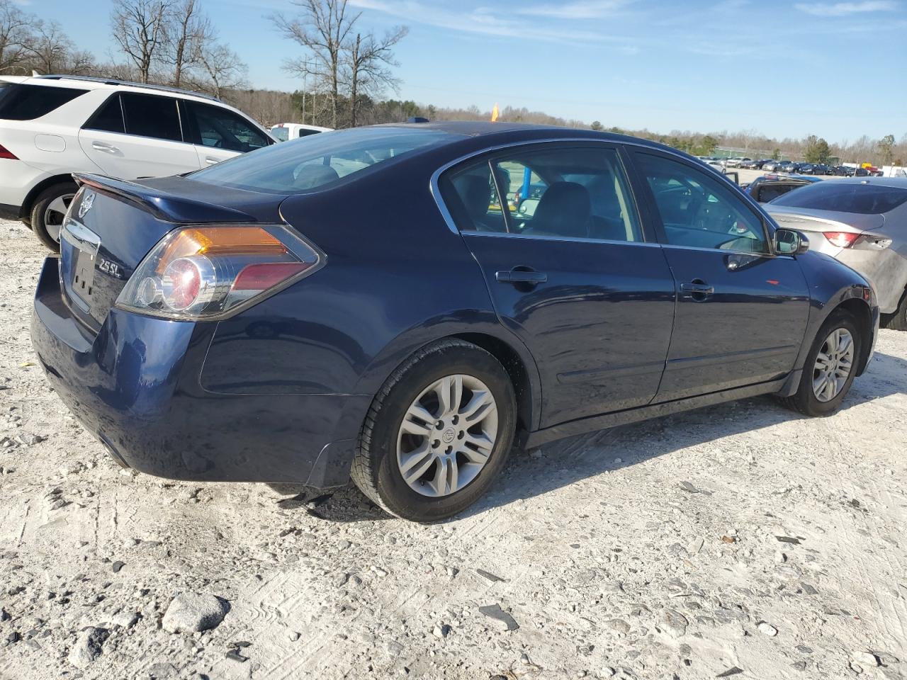 2011 Nissan Altima - Image 3
