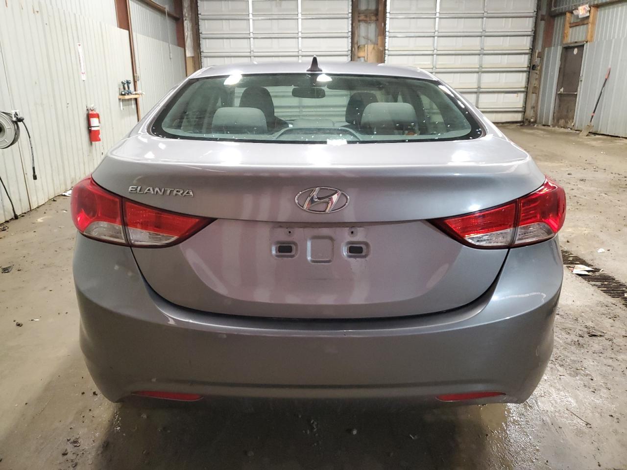 2012 Hyundai Elantra - Image 6